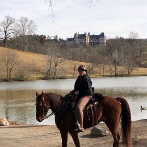 Meet your Posher, Camille